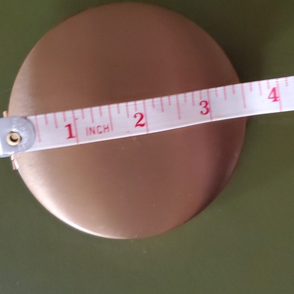 Volupte' Vintage Beautiful Compact - Picture 2 of 7